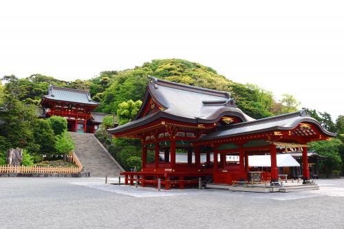 (1) 【訪ねる】日本初の武家政権起点の地「鶴岡八幡宮」