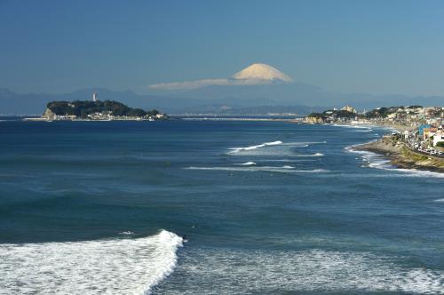 (5) 【訪ねる】江の島を望む景勝地「稲村ヶ崎」