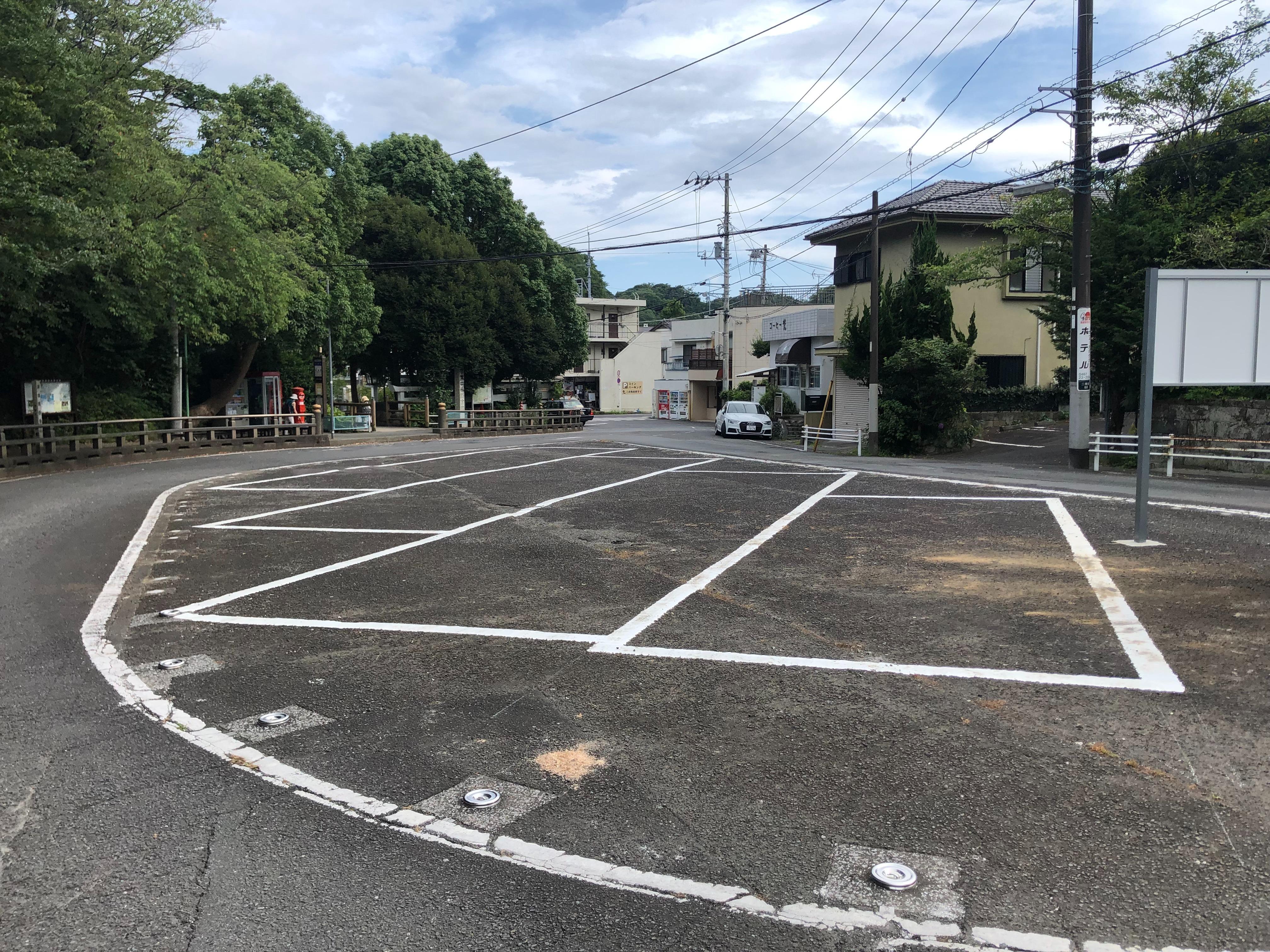 鎌倉宮側駐車場（普通車／大型バス）
